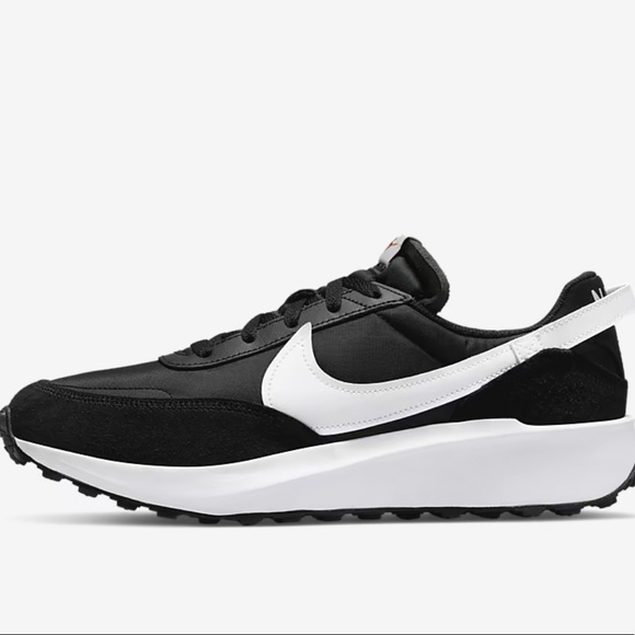 Nike Waffle Debut black and white size 7 M 8.5 W